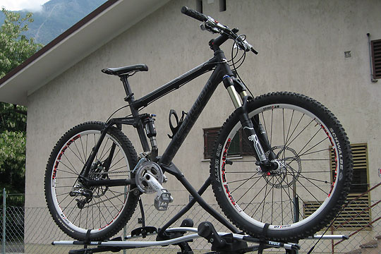 Canyon ES7 mit Rock Shox Lyrik und DT Swiss EX1750  - 1